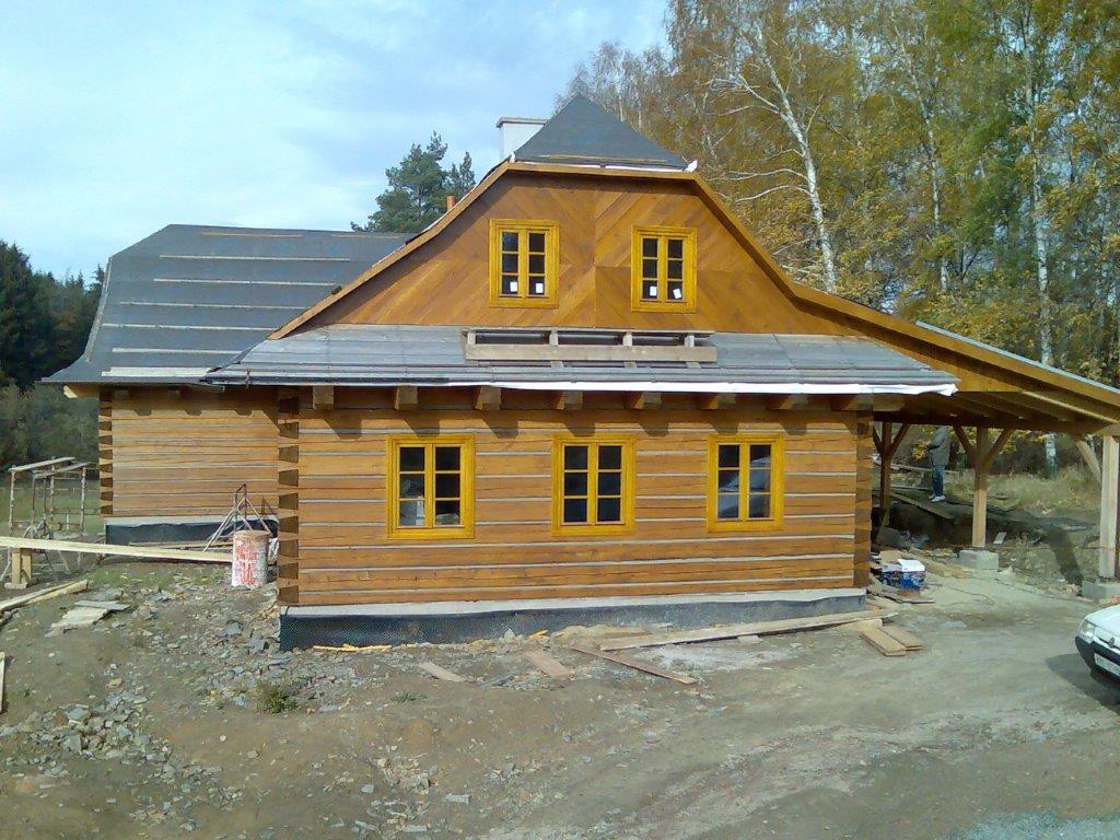 Slavkovice - novostavba roubenky