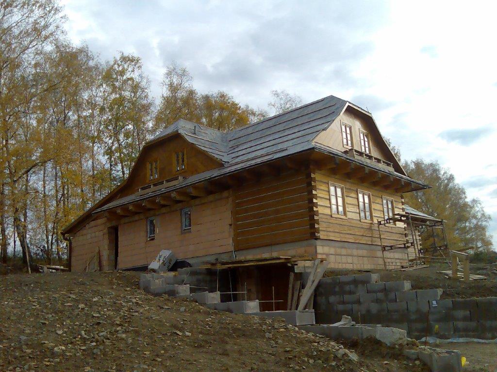 Slavkovice - novostavba roubenky
